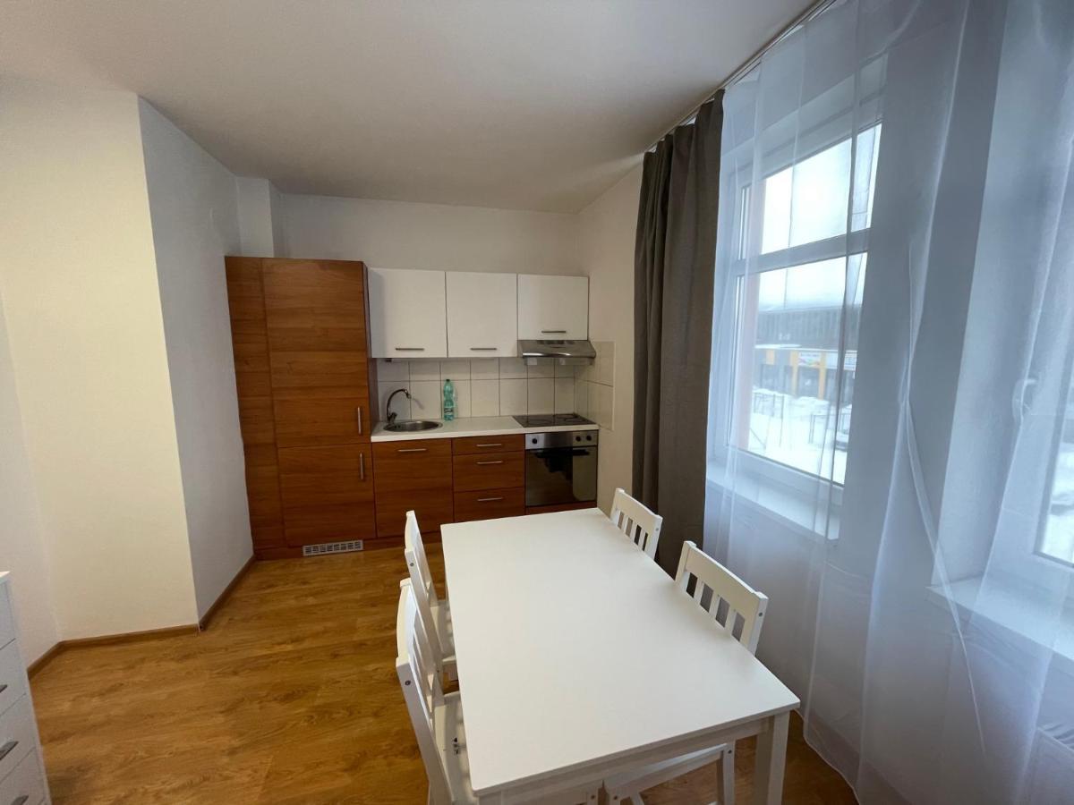 Liptovský Mikuláš 2 Room Apartment - Apartmany Chopok מראה חיצוני תמונה
