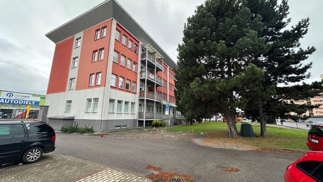 Liptovský Mikuláš 2 Room Apartment - Apartmany Chopok מראה חיצוני תמונה