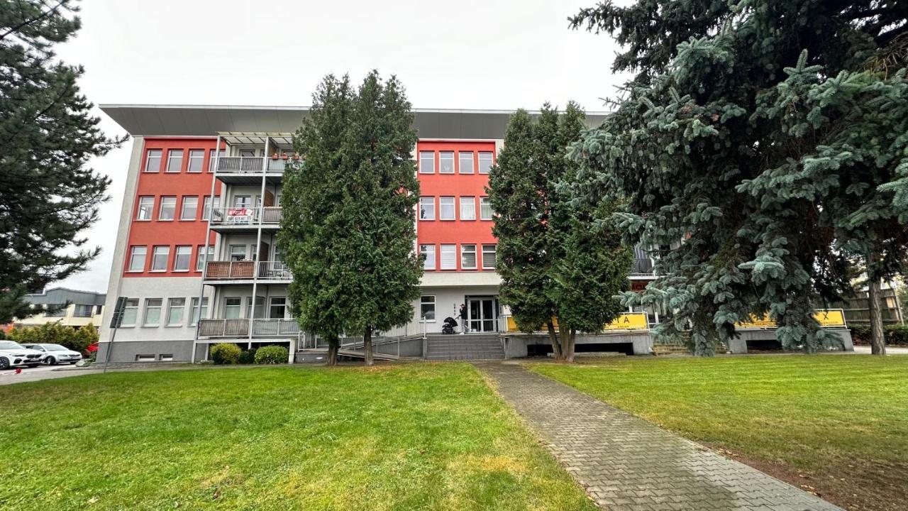Liptovský Mikuláš 2 Room Apartment - Apartmany Chopok מראה חיצוני תמונה