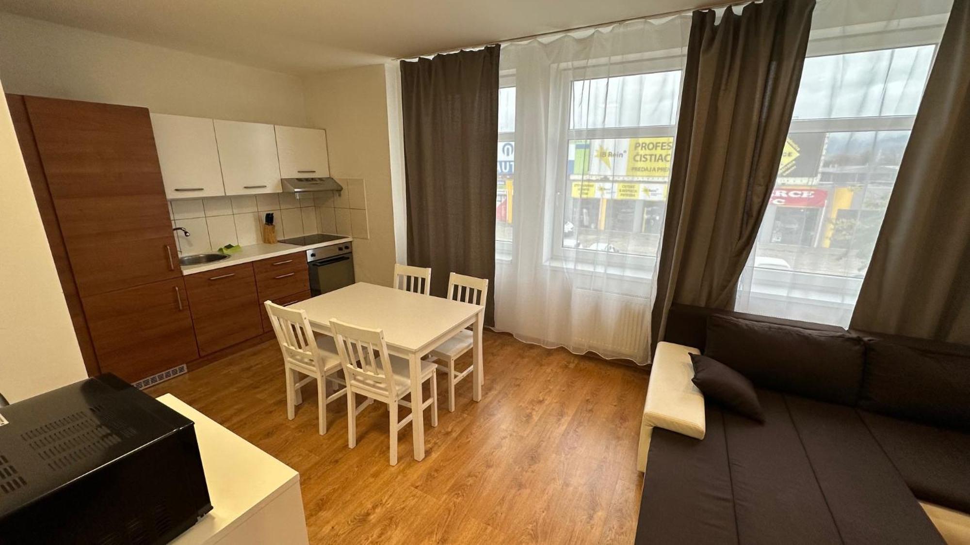 Liptovský Mikuláš 2 Room Apartment - Apartmany Chopok מראה חיצוני תמונה